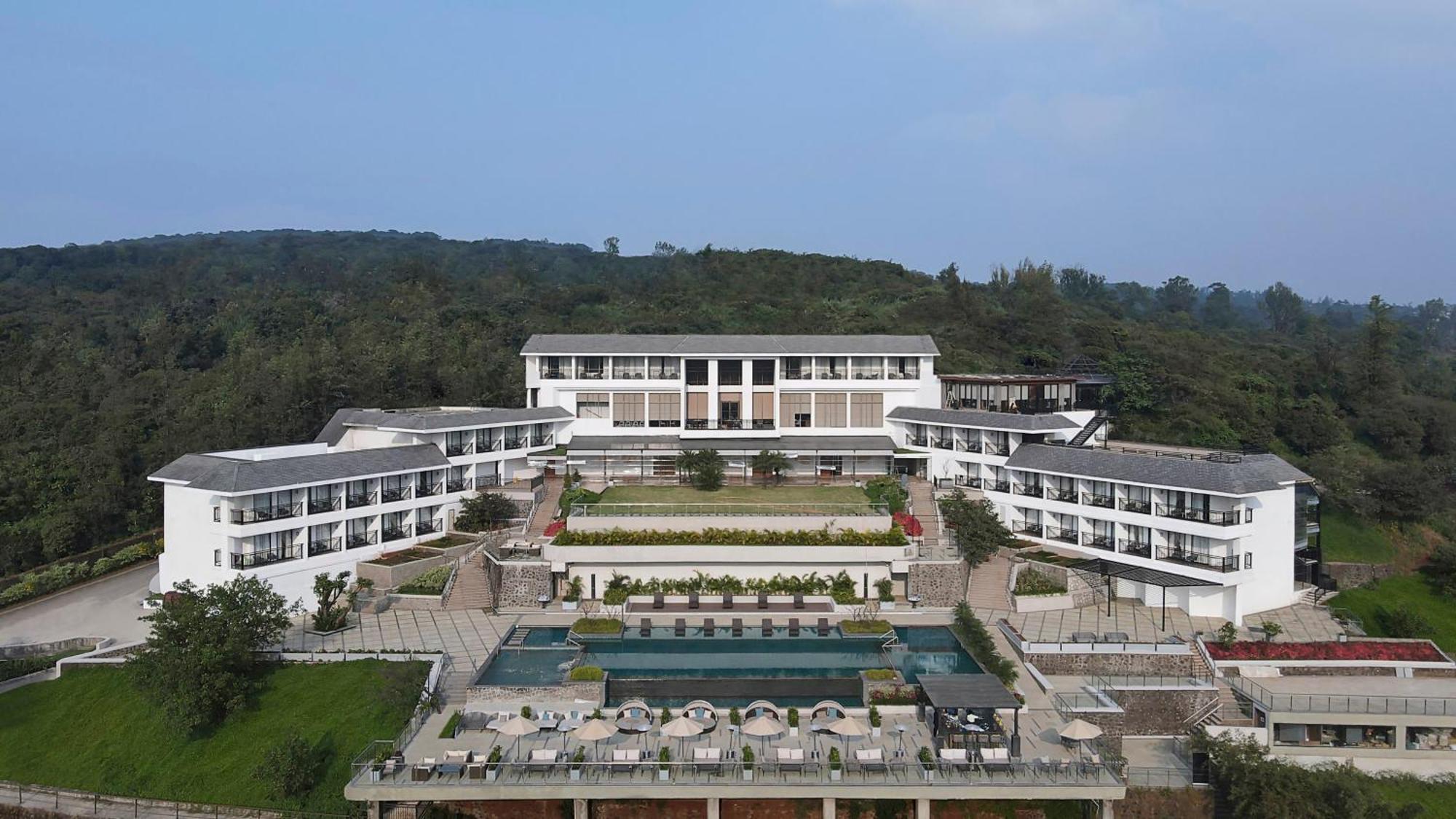 Courtyard By Marriott Mahabaleshwar Hotel Екстериор снимка