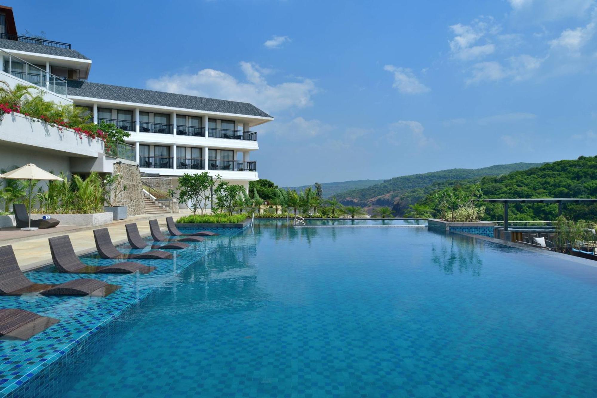 Courtyard By Marriott Mahabaleshwar Hotel Екстериор снимка