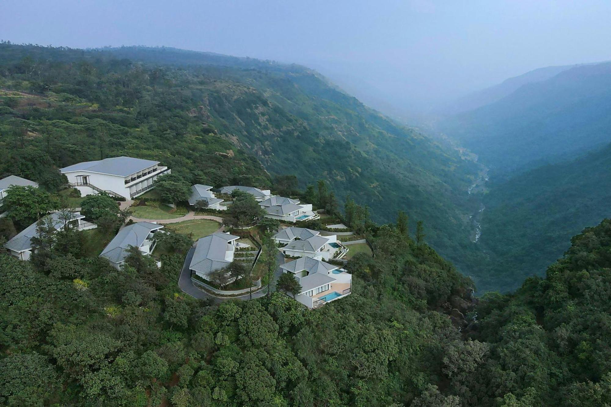 Courtyard By Marriott Mahabaleshwar Hotel Екстериор снимка