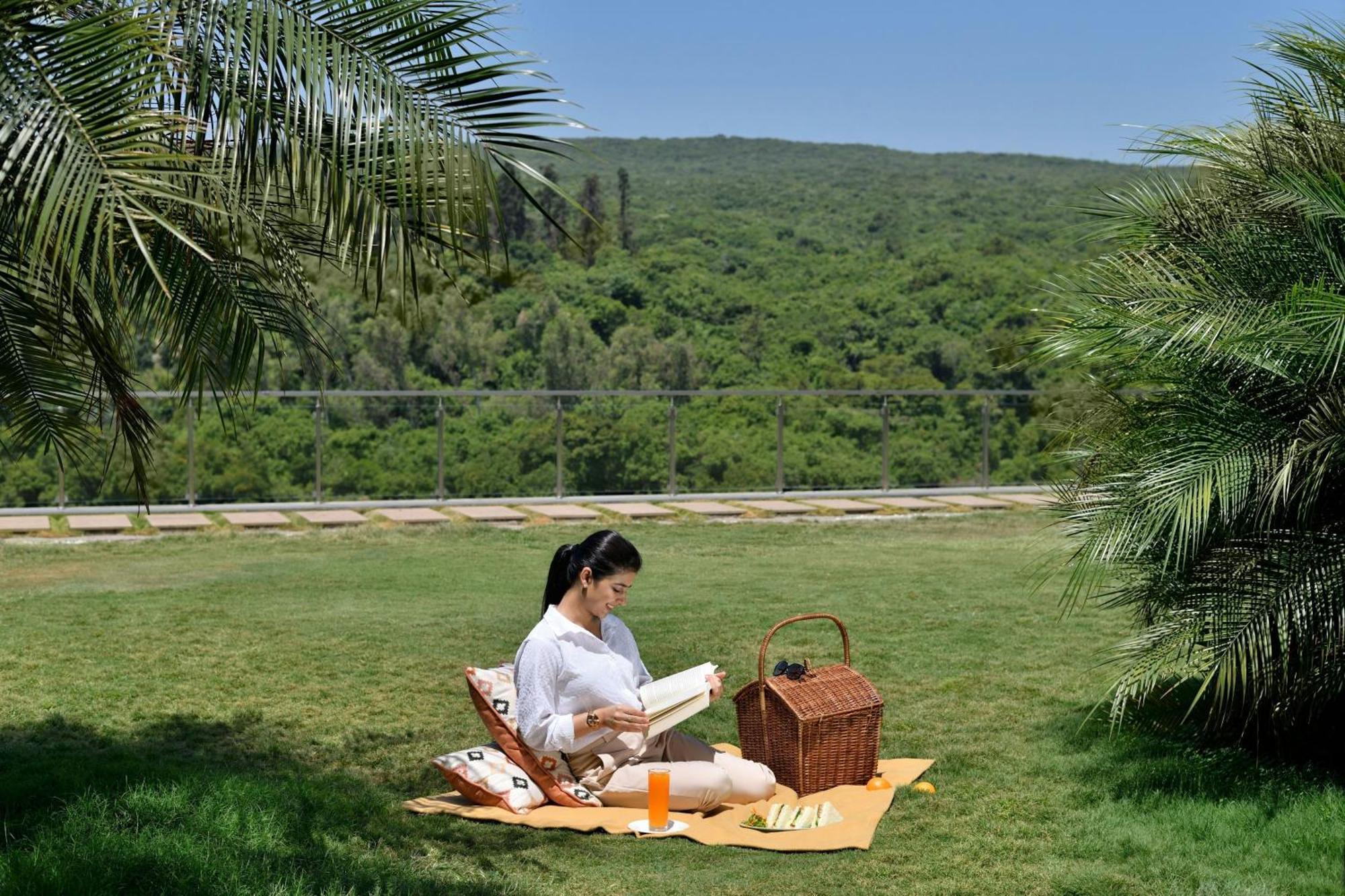 Courtyard By Marriott Mahabaleshwar Hotel Екстериор снимка
