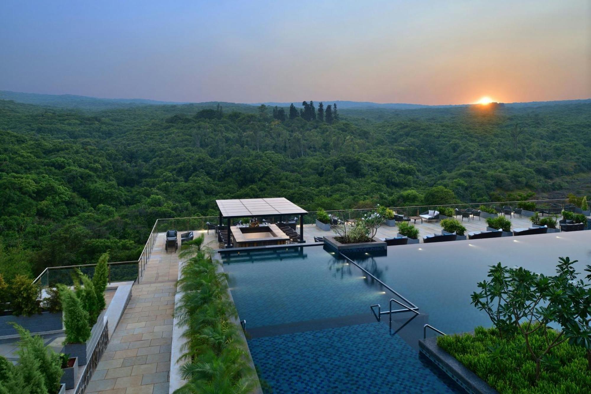 Courtyard By Marriott Mahabaleshwar Hotel Екстериор снимка